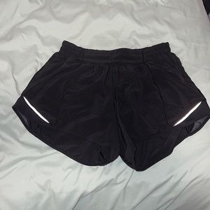 Lululemon Hotty Hot Low-Rise Lined Short 4"
